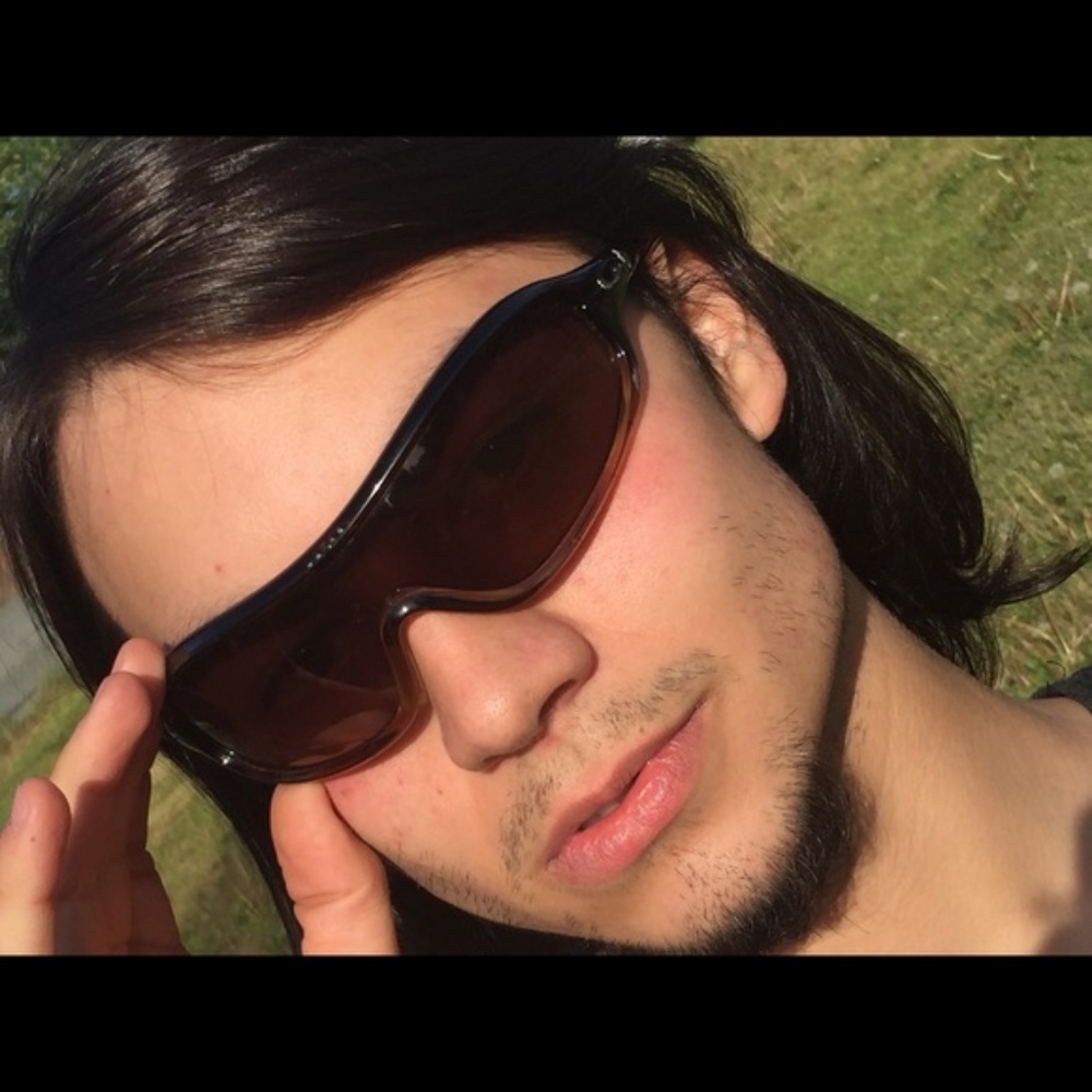 Meet your Posher, Alex